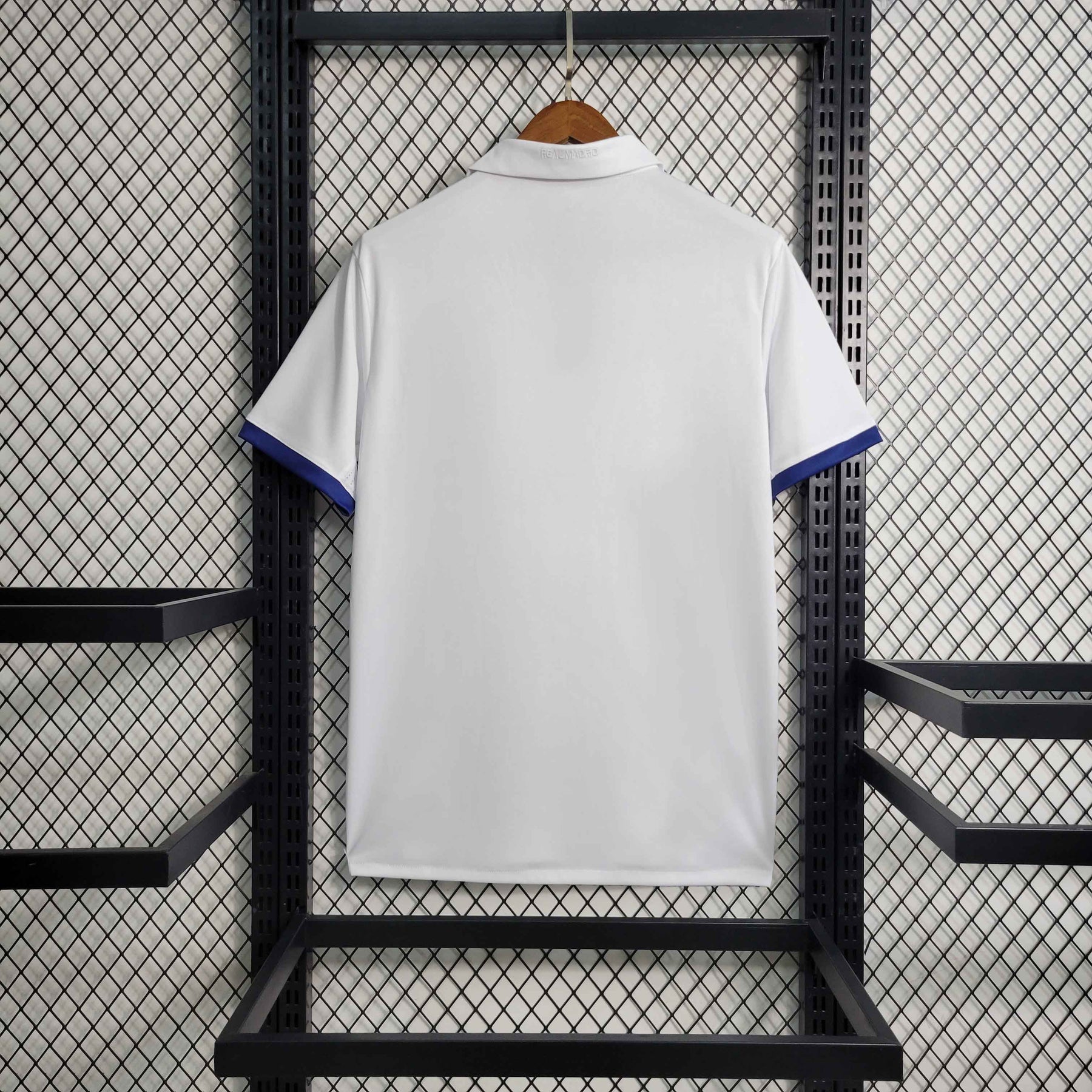 Camisa Real Madrid Home 16/17 - Versão Retrô