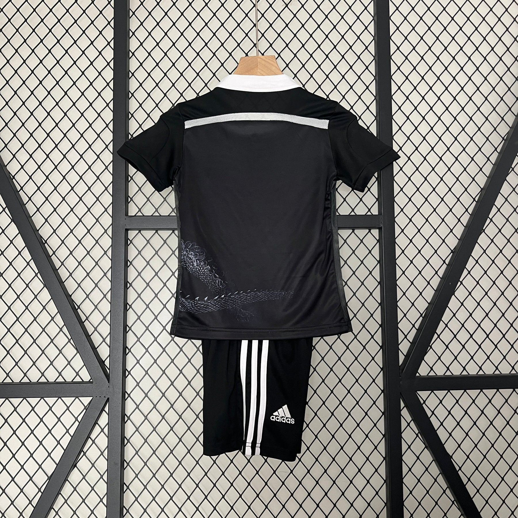 KIT INFANTIL RETRÔ REAL MADRID THIRD 14/15