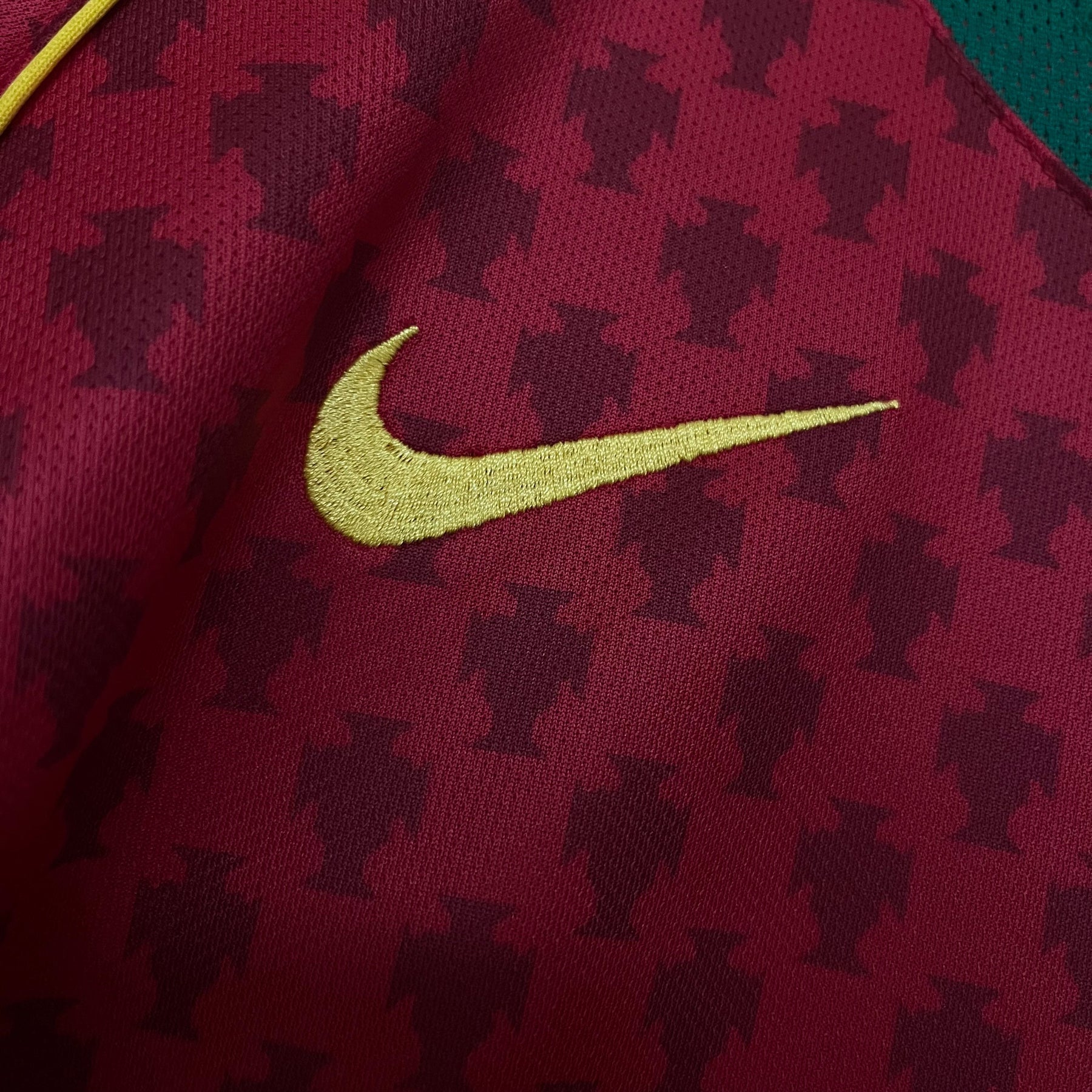 Camisa Retrô Portugal I 2004