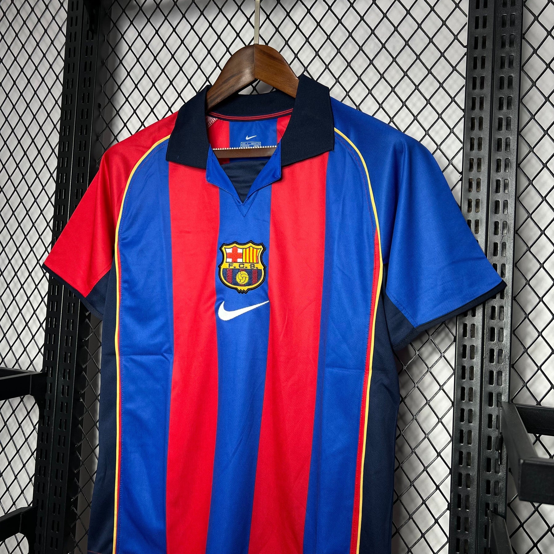 Camisa Barcelona Titular 01/02 - Versão Retro
