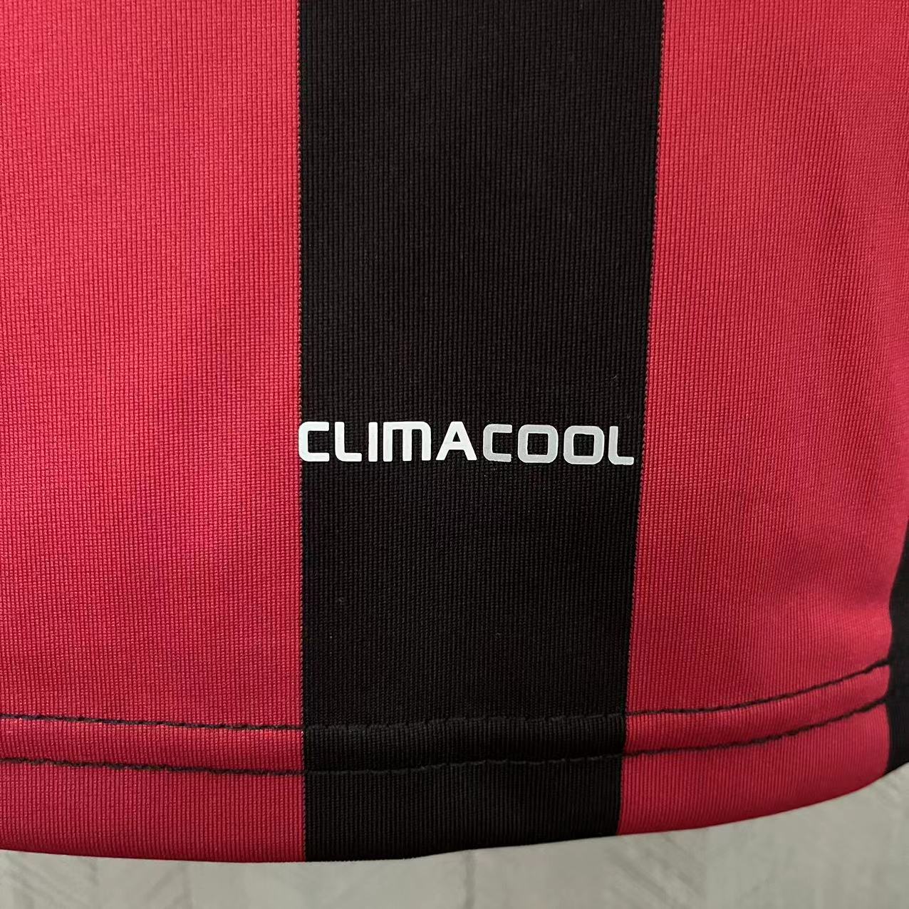 CAMISA RETRÔ MILAN HOME MANGA LONGA 09/10