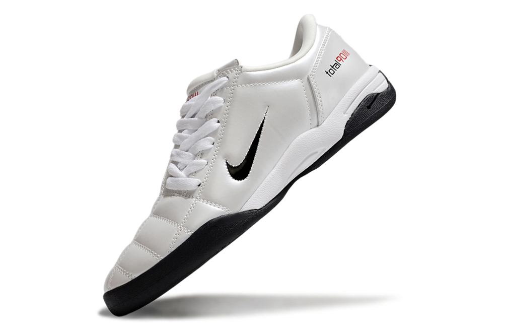 Chuteira Nike Total 90 IC