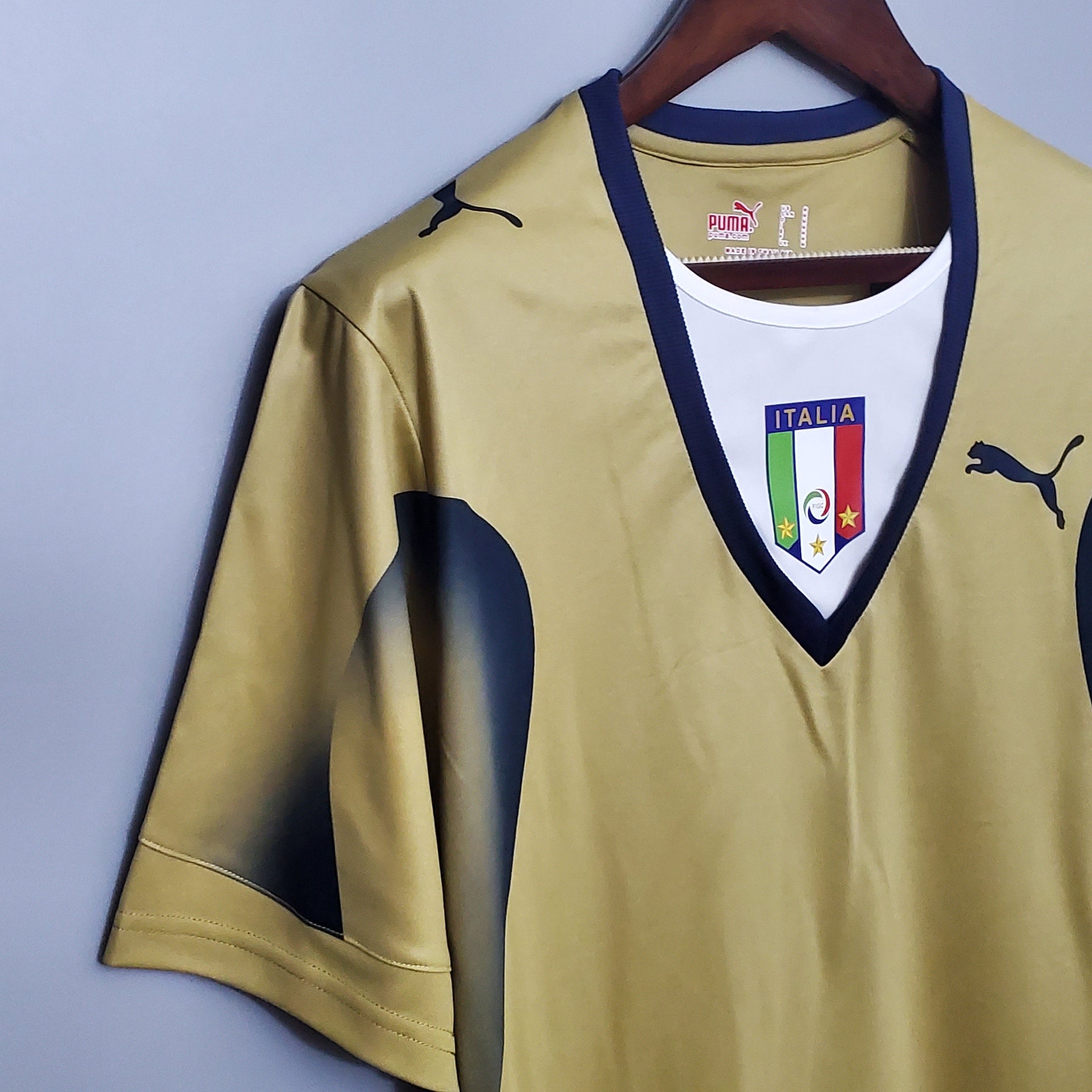 CAMISA RETRÔ ITÁLIA GOLD 2006