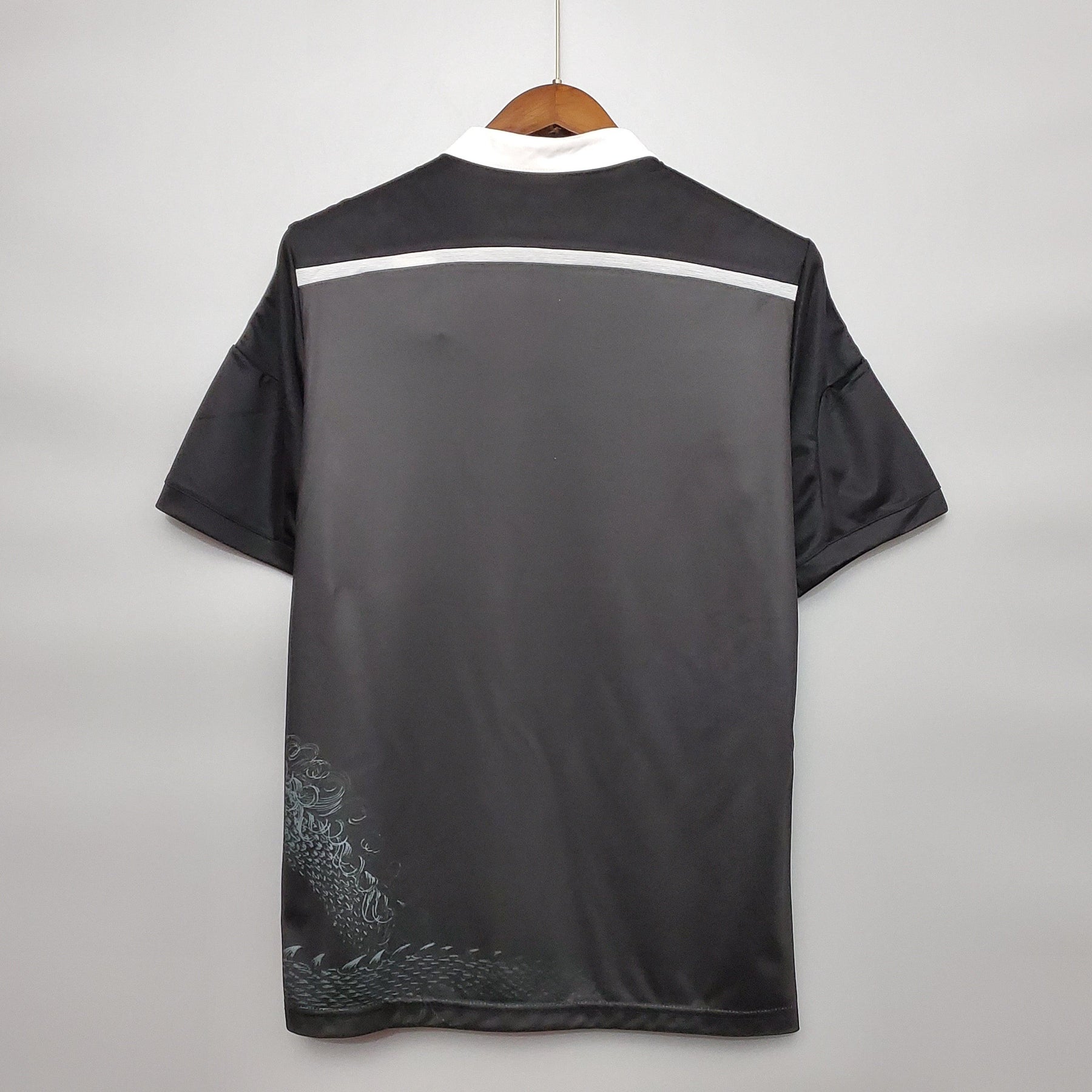 Camisa Retrô Real Madrid 2014/15 Preta Dragão Terceira