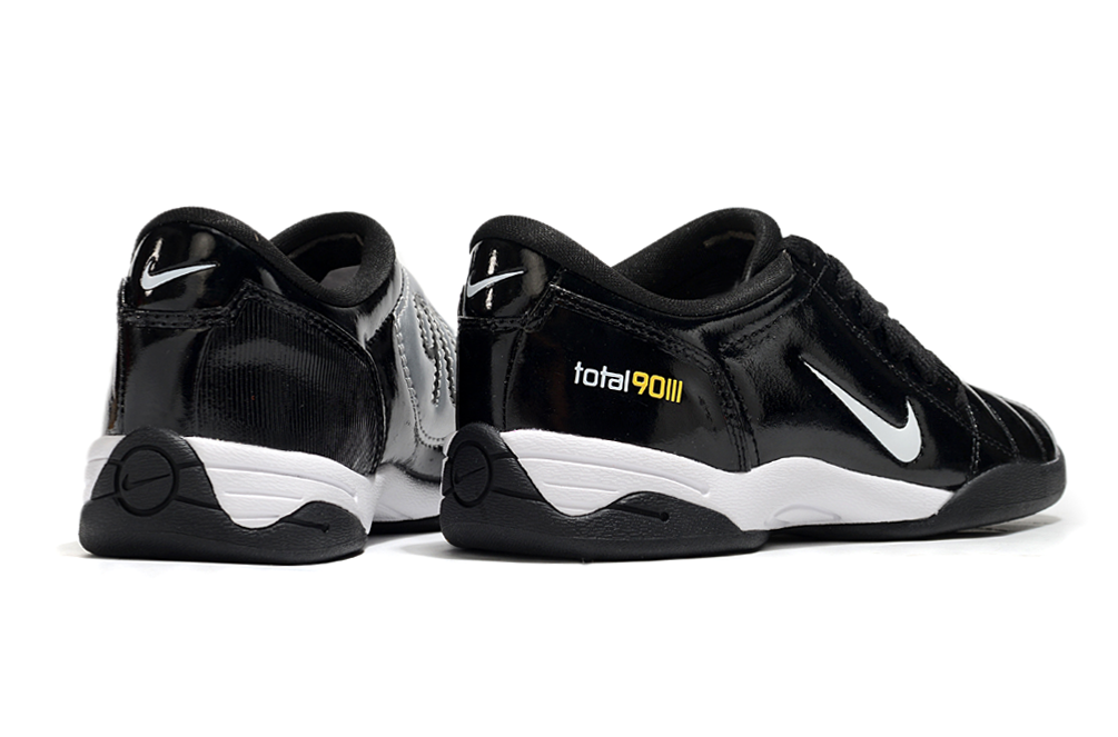 Chuteira Nike Total 90 IC