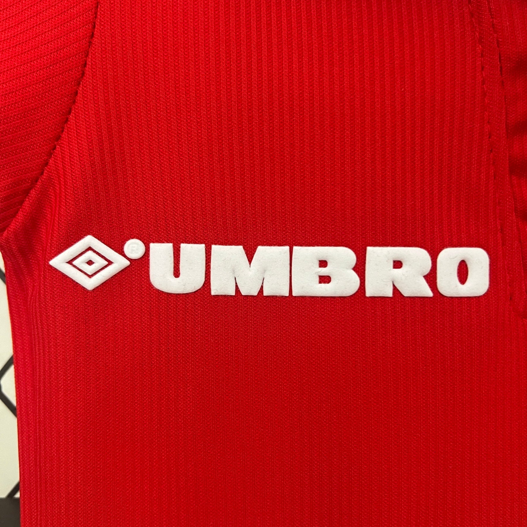 KIT INFANTIL RETRÔ MANCHESTER UNITED HOME 98/99