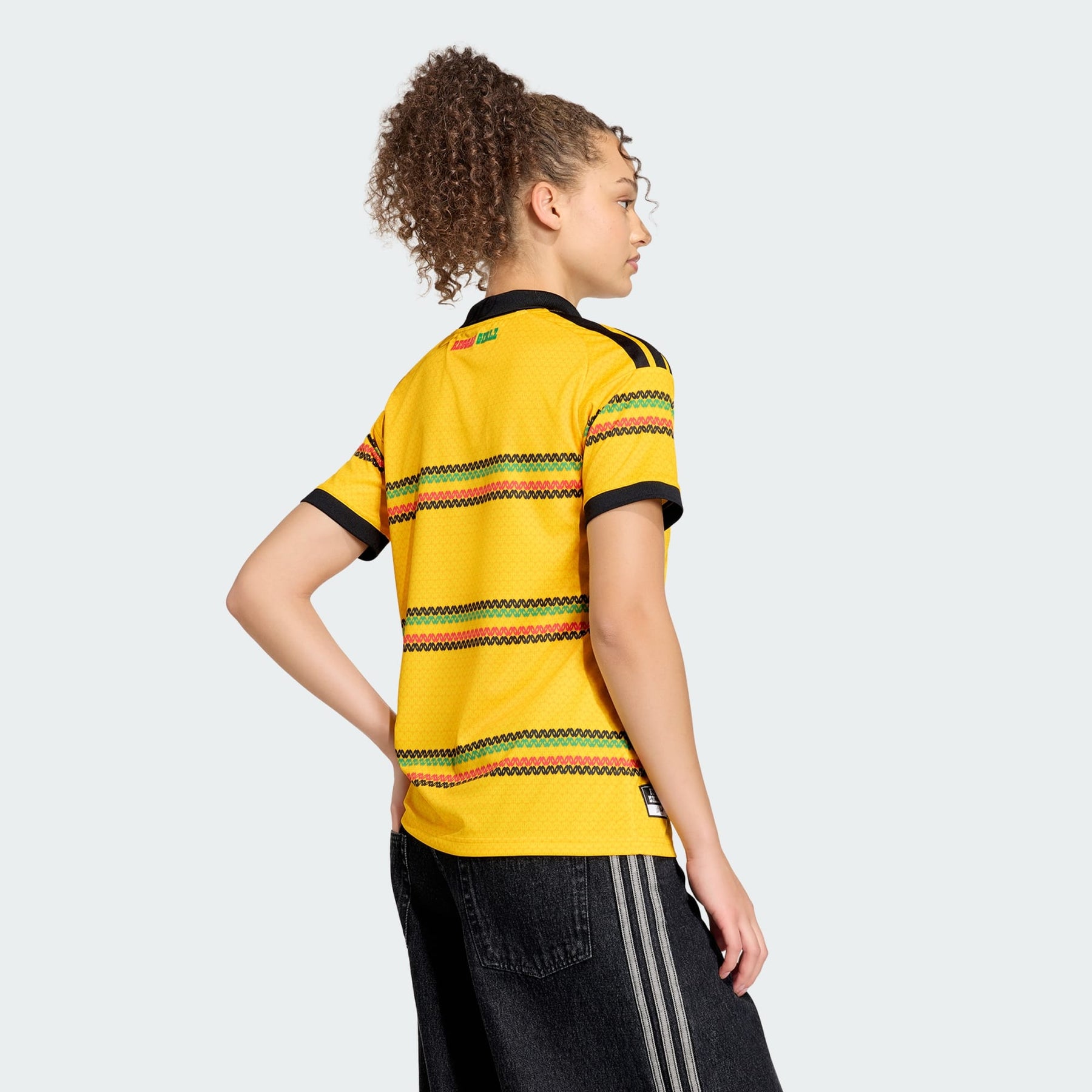 Camisa Feminina Adidas Jamaica 2026/27 Bob Marley