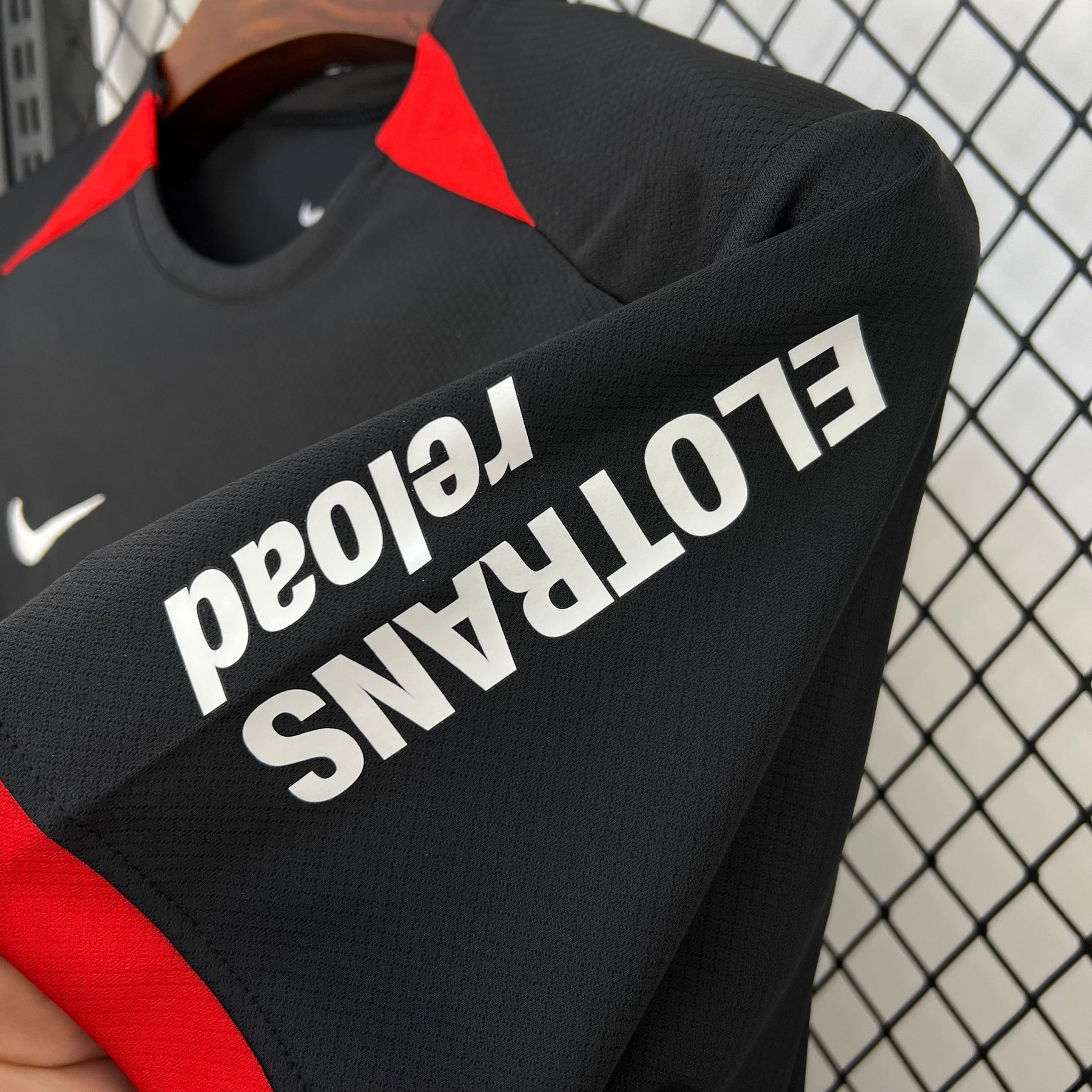 Camisa Eintracht Frankfurt Away 24/25 - Torcedor Masculina