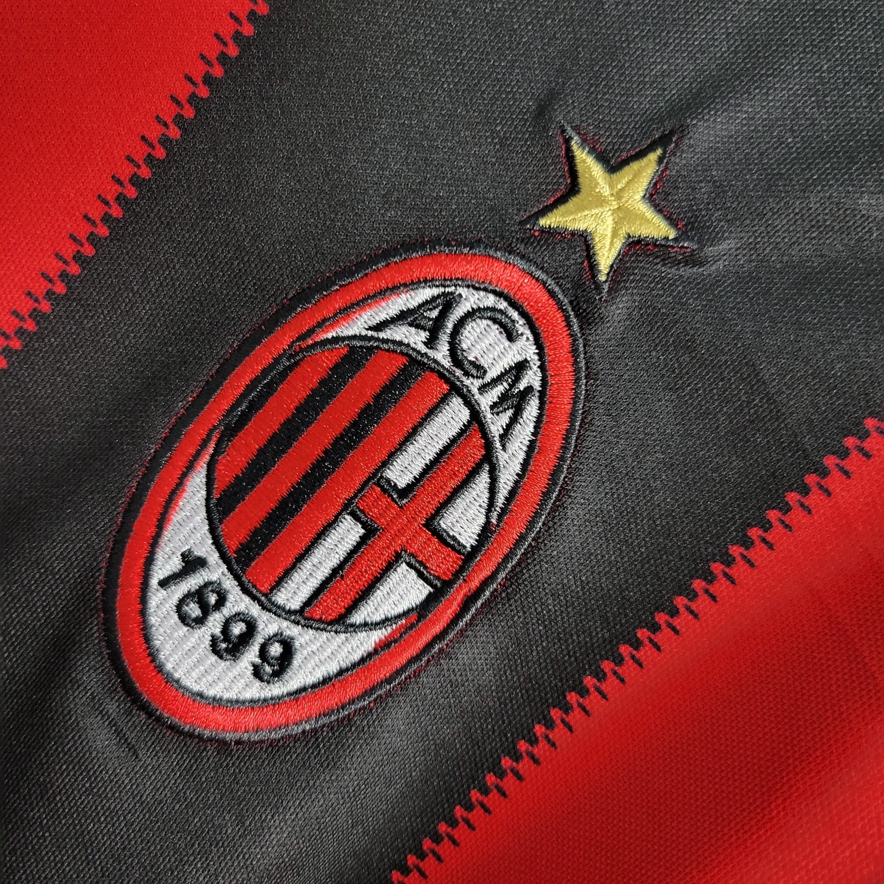 Camisa Milan Titular 10/11 - Versão Retrô