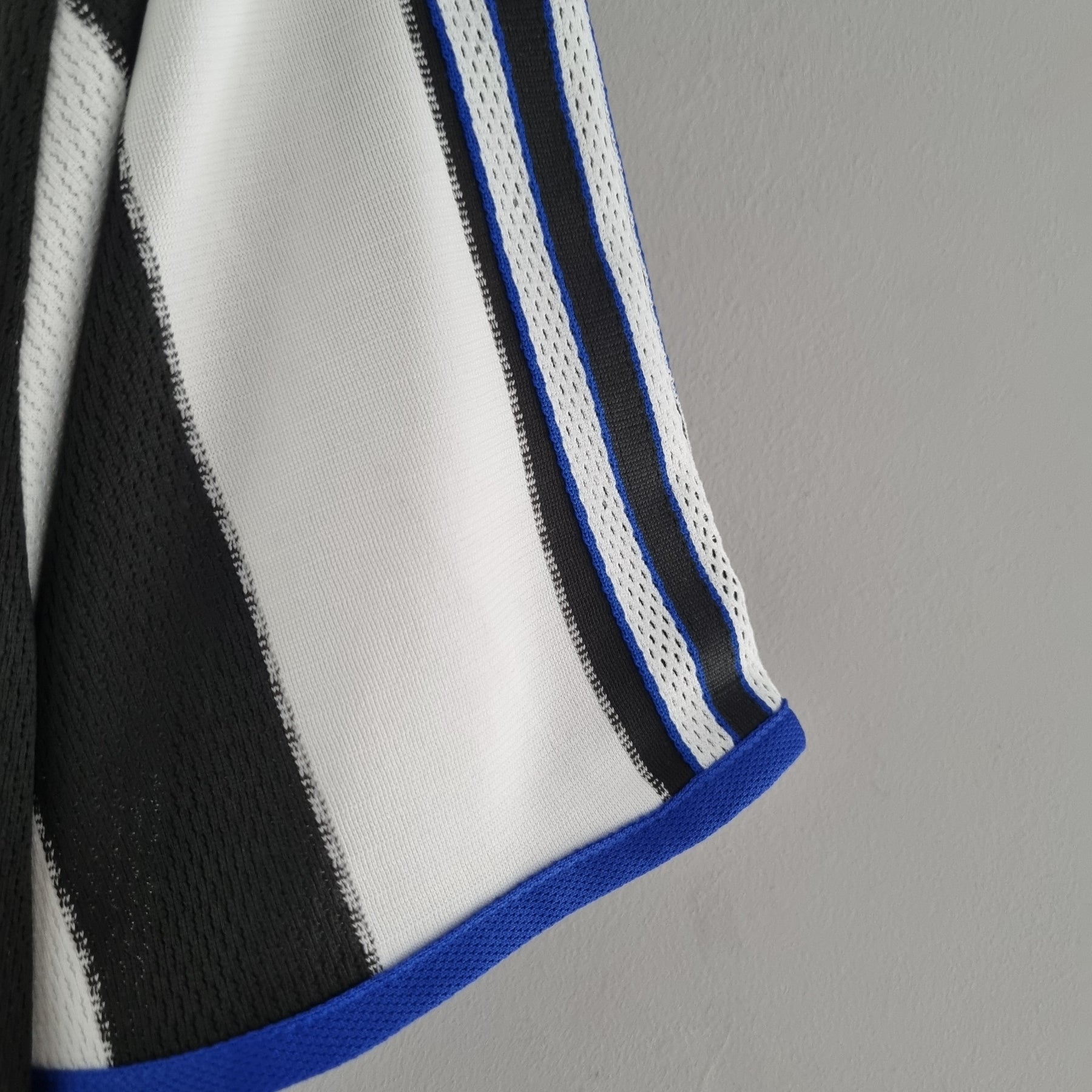 Camisa Retrô Newcastle Home 2000/01