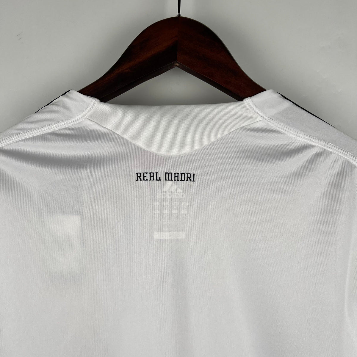 CAMISA REAL MADRID MANGA LONGA RETRÔ HOME 09/10