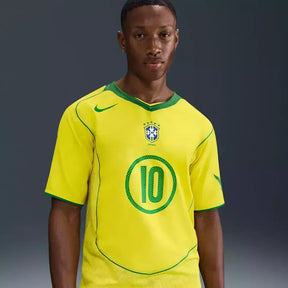 Camisa Seleção Brasileira Retrô 2005 / Pronta Entrega (2GG)