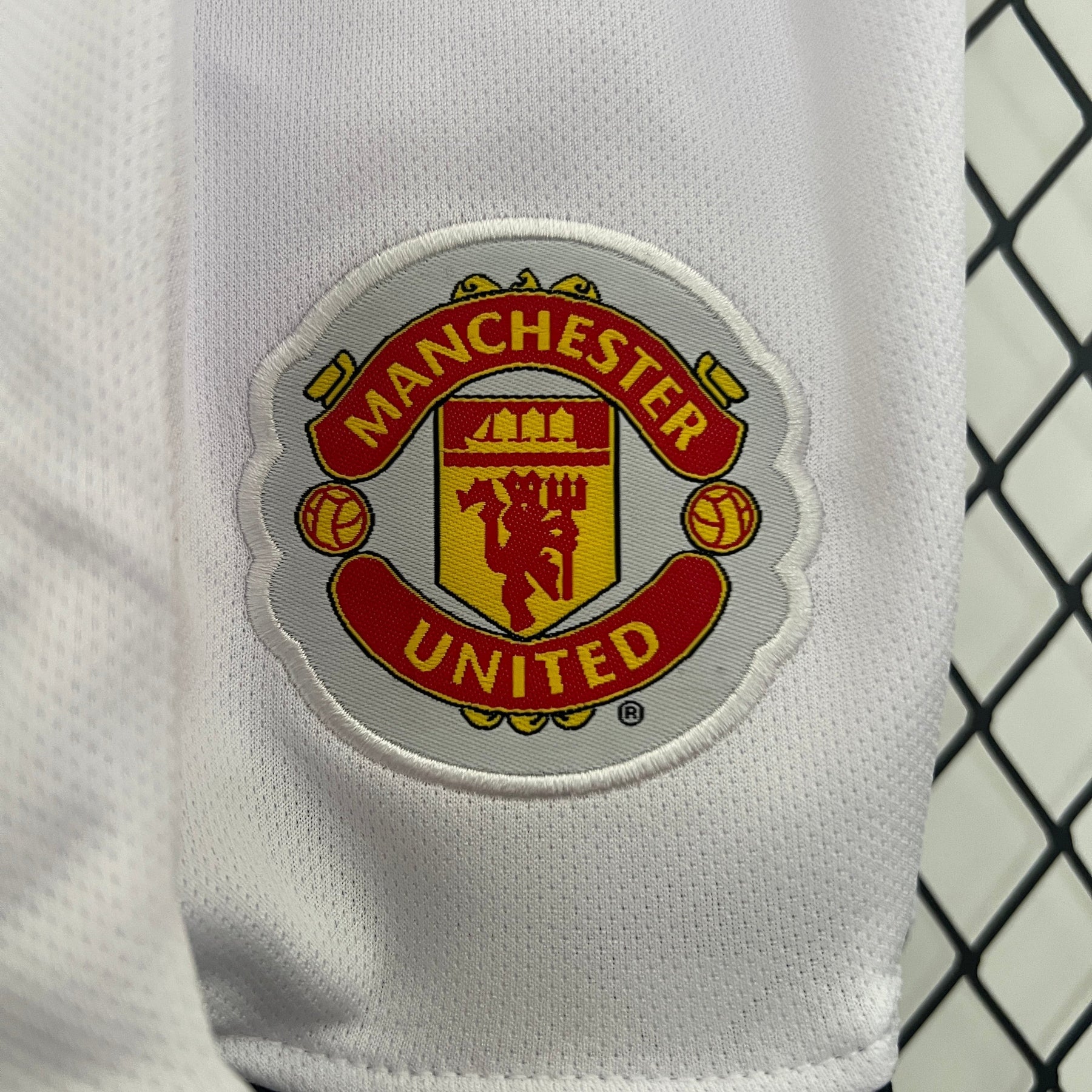 KIT INFANTIL RETRÔ MANCHESTER UNITED HOME 08/09