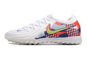 Chuteira Nike Phantom Luna GX2 TF
