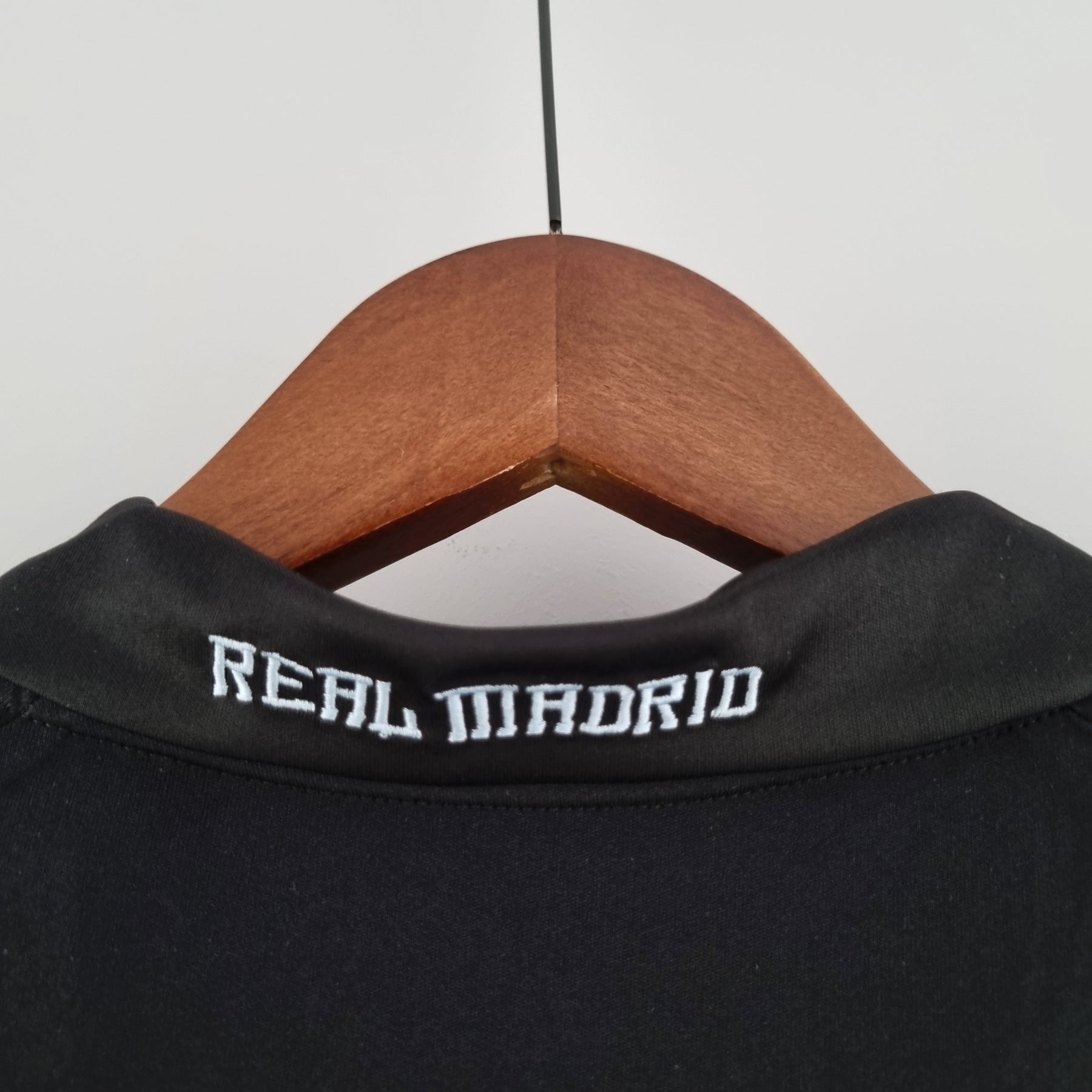 CAMISA RETRÔ REAL MADRID AWAY 09/10