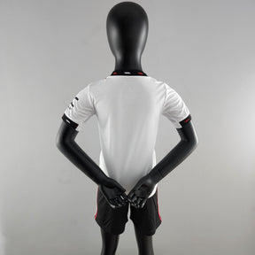 Kit Infantil Manchester United Reserva 22/23