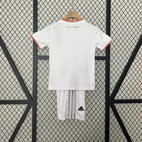 KIT INFANTIL RETRÔ REAL MADRID HOME 13/14