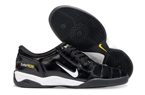 Chuteira Nike Total 90 IC