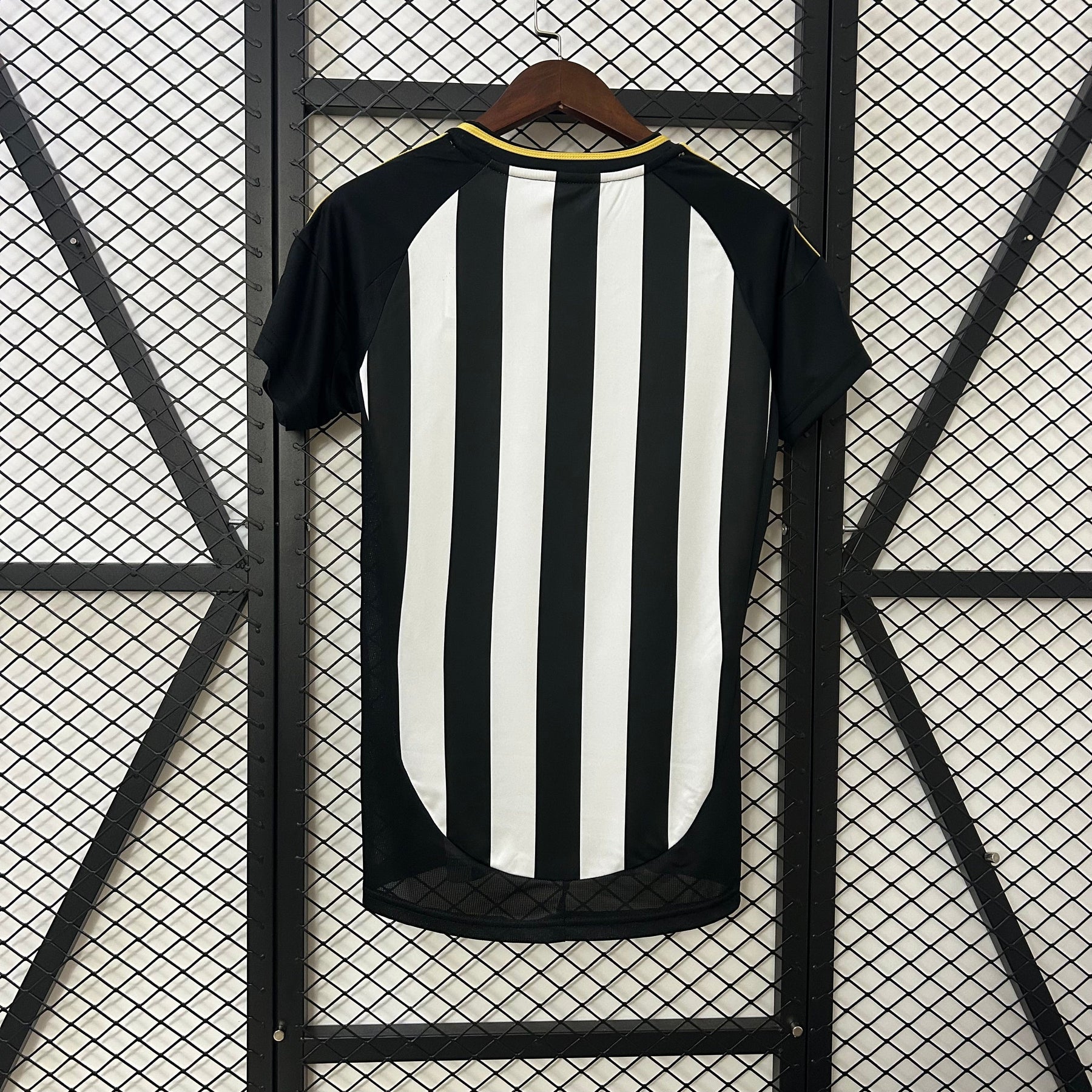 Camisa Atlético Mineiro Titular 25/26 - Versão Feminina - Lançamento