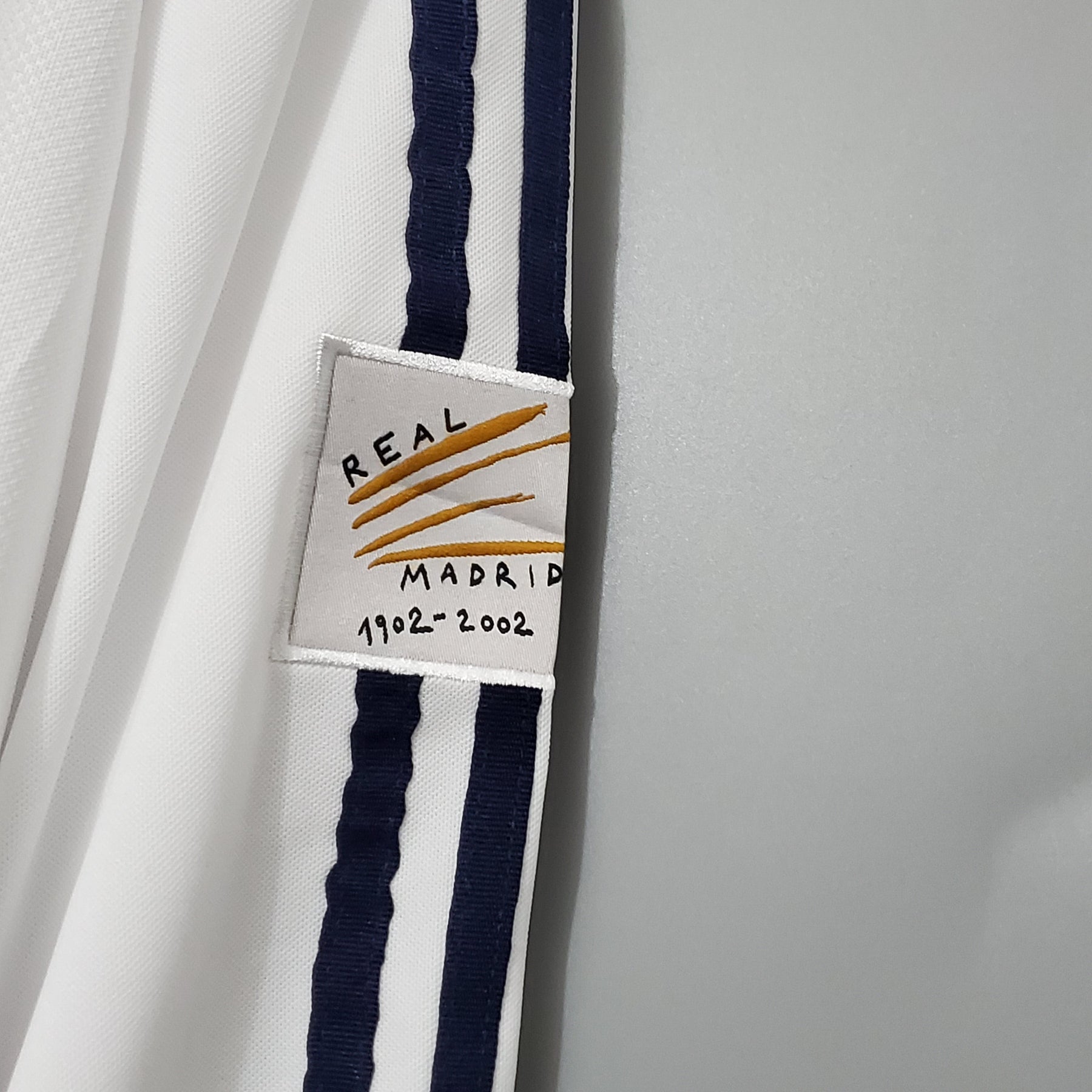 CAMISA REAL MADRID MANGA LONGA RETRÔ HOME 2002