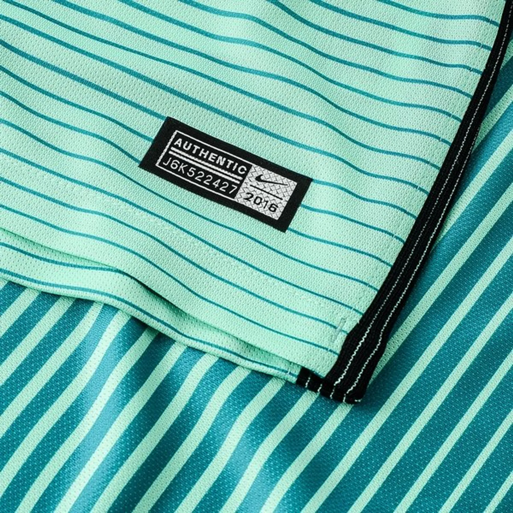 CAMISA RETRÔ  BARCELONA THIRD 2016/17 GRENÁ MASCULINA + CHAVEIRO ESPECIAL DE BRINDE