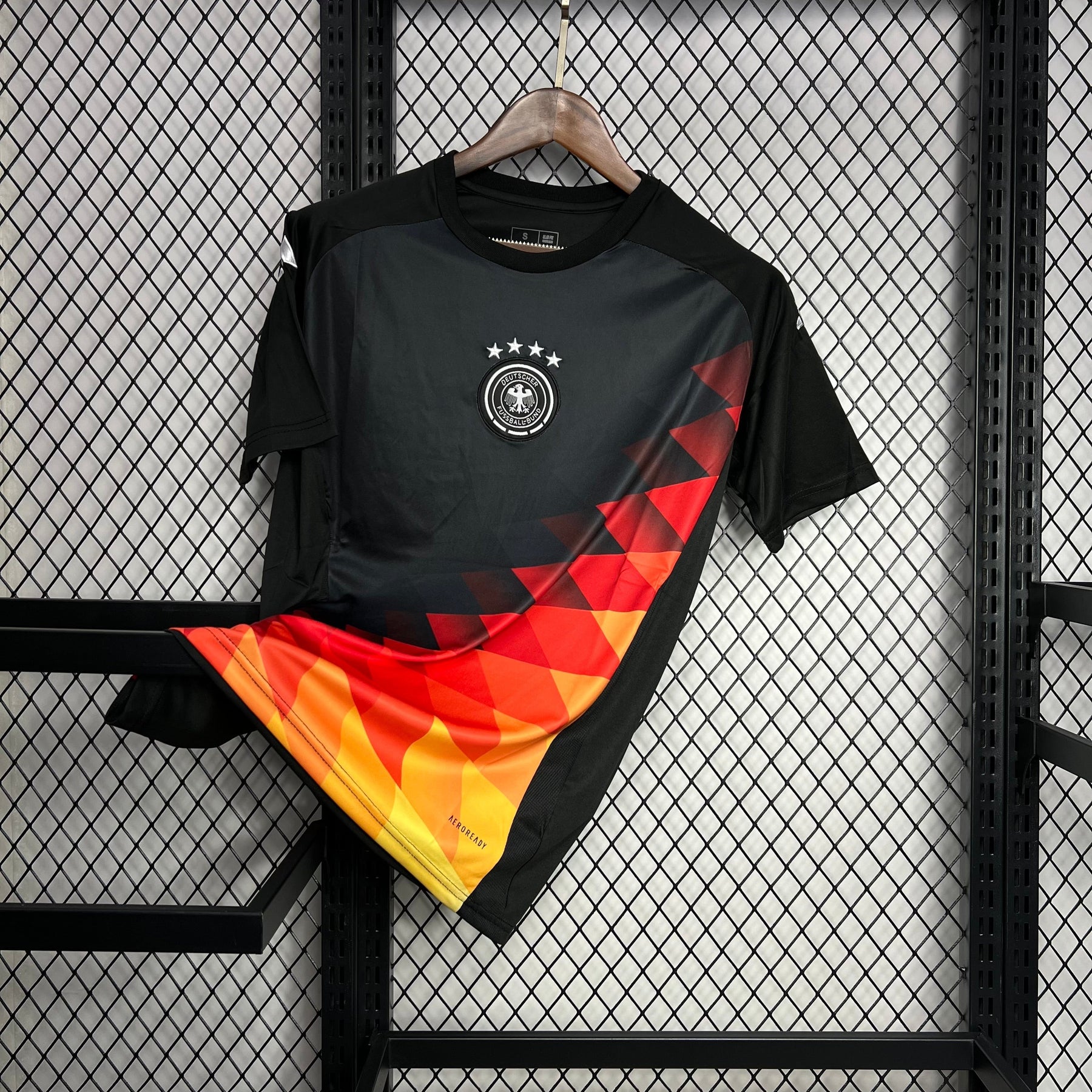 Camisa Alemanha Pré-Jogo 24/25 - Torcedor Masculina