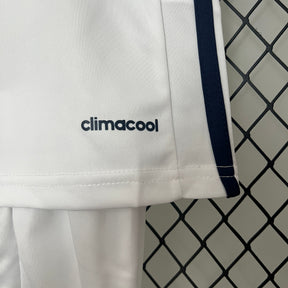 KIT INFANTIL RETRÔ REAL MADRID HOME 16/17