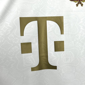 Camisa Bayern De Munique 24/25 Aniversario De 125 anos Branca - Torcedor Masculina